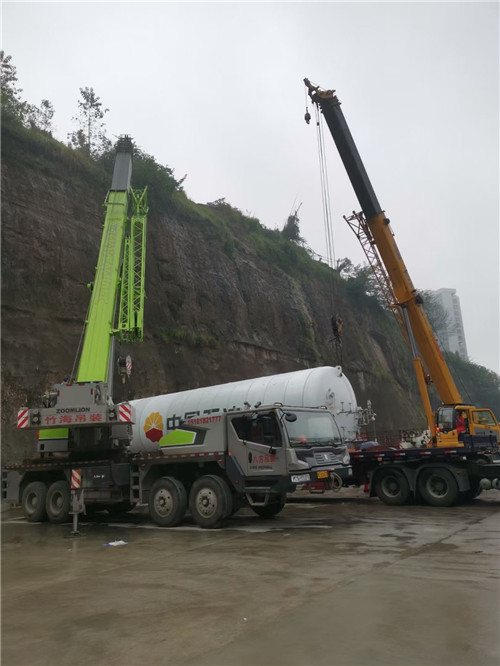 莱芜区“不怕风雨冻”—— 吊车的 “恶劣环境适应” 技术